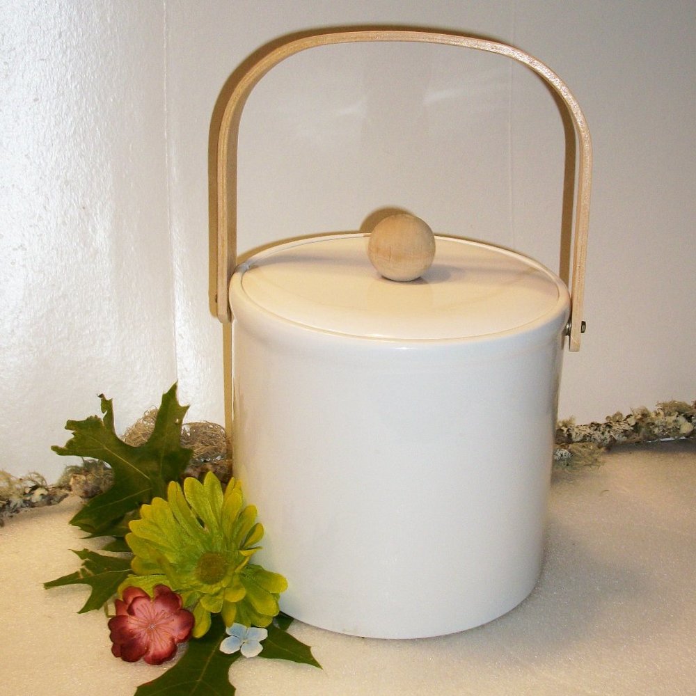 Vintage Georges Briard Ice Bucket Mid-Century Modern White Natural Wood Handle